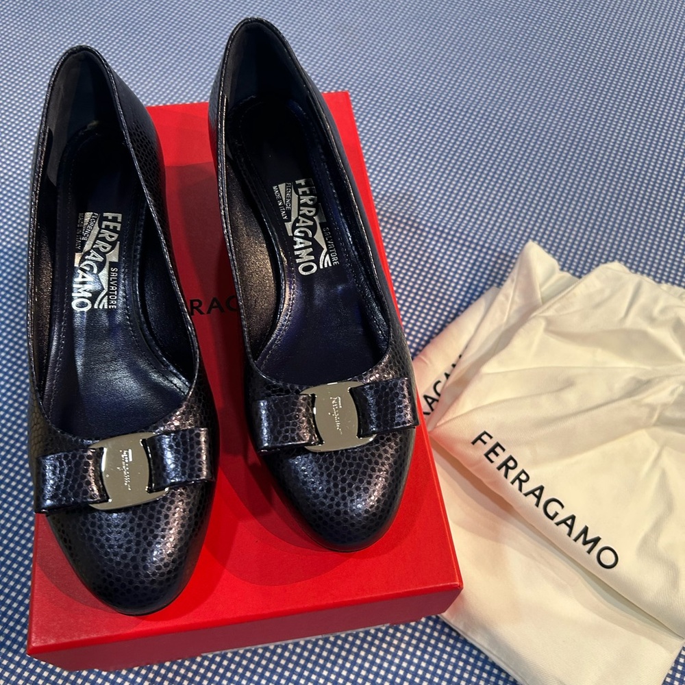 Salvatore Ferragamo Black Leather Flats & Loafers